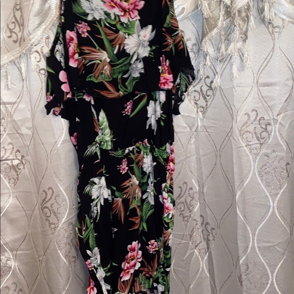 🌸NWT romper - Picture 2 of 6